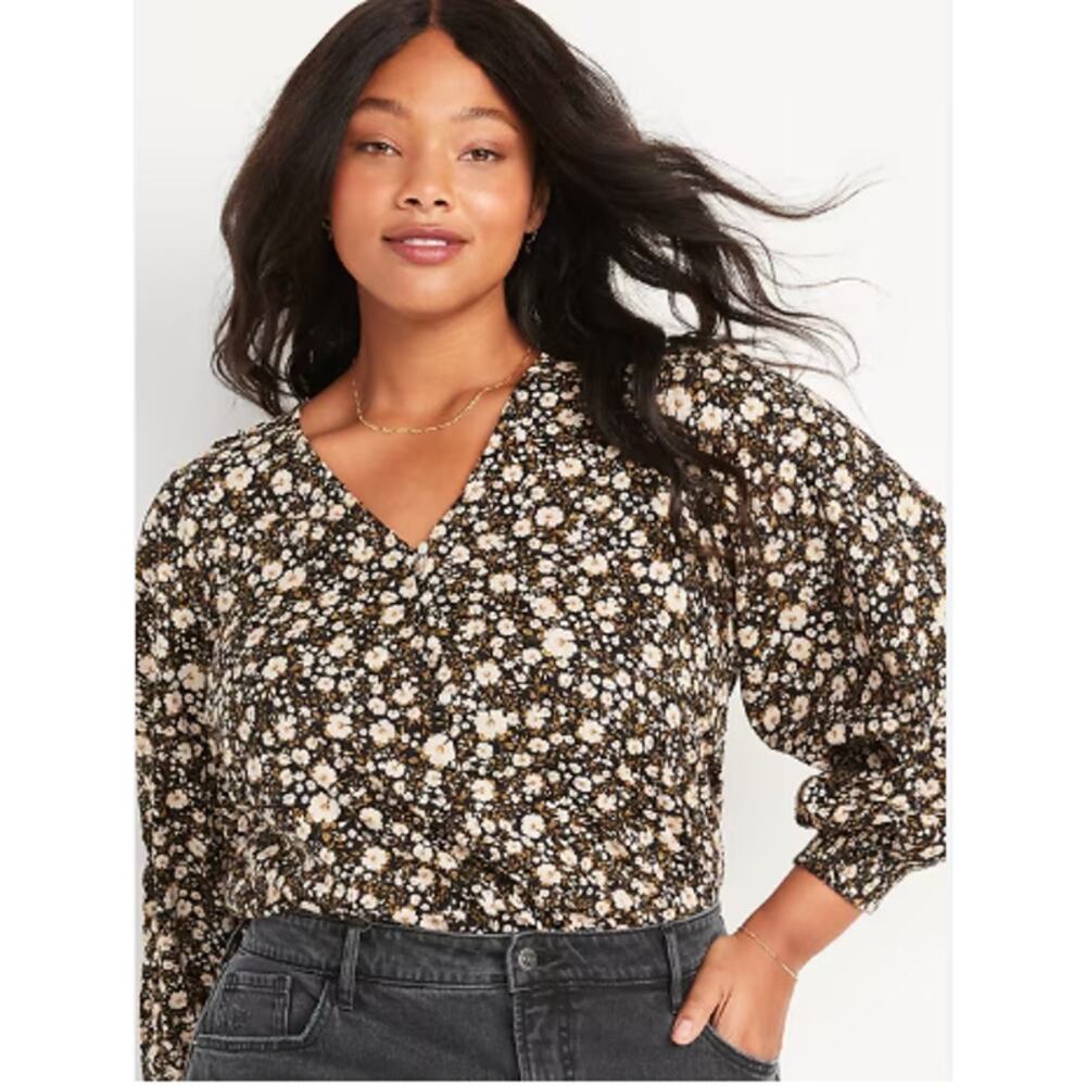 Old Navy Long Sleeve V Neck Floral Poet Blouse Boho Peasant Relaxed Black Medium